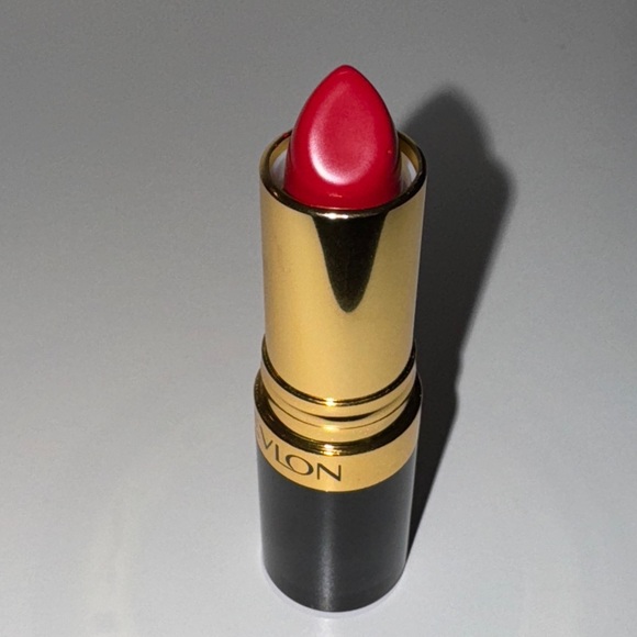 Assorted red lipstick bundle - Picture 7 of 7